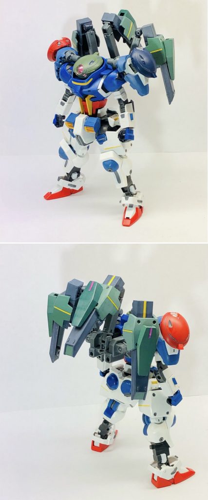 そして防御特化のシールドパック。こちらは３つの武装ではなく、３枚のシールドが装備されてます。