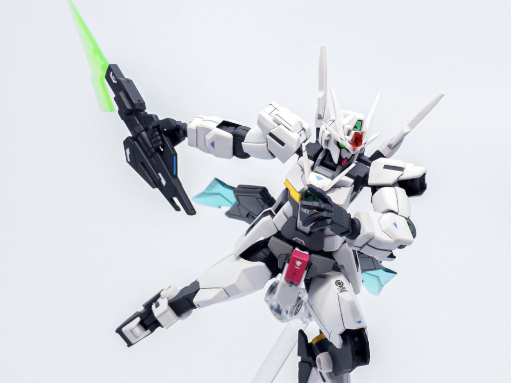 グリップを折り畳むとブレイドモードに変形。