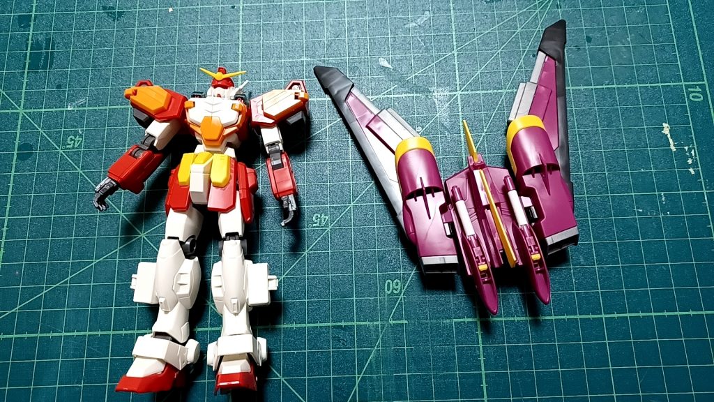 ヘビーアームズに、インフィニットジャスティスのファトゥムをどう着けるか悩みました。