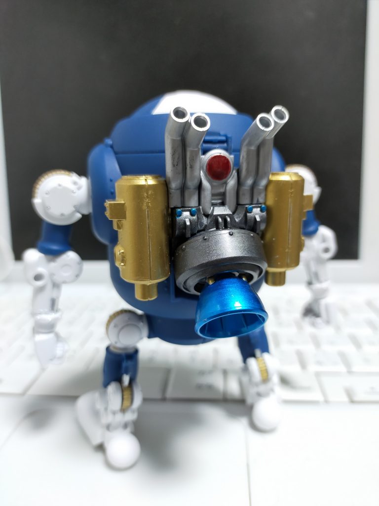 昨年夏にガンダムベース東京に行った時に、記念で購入。ハロプラは、ガンプラの中でも特に自由なジャンルで、結構好きですね。