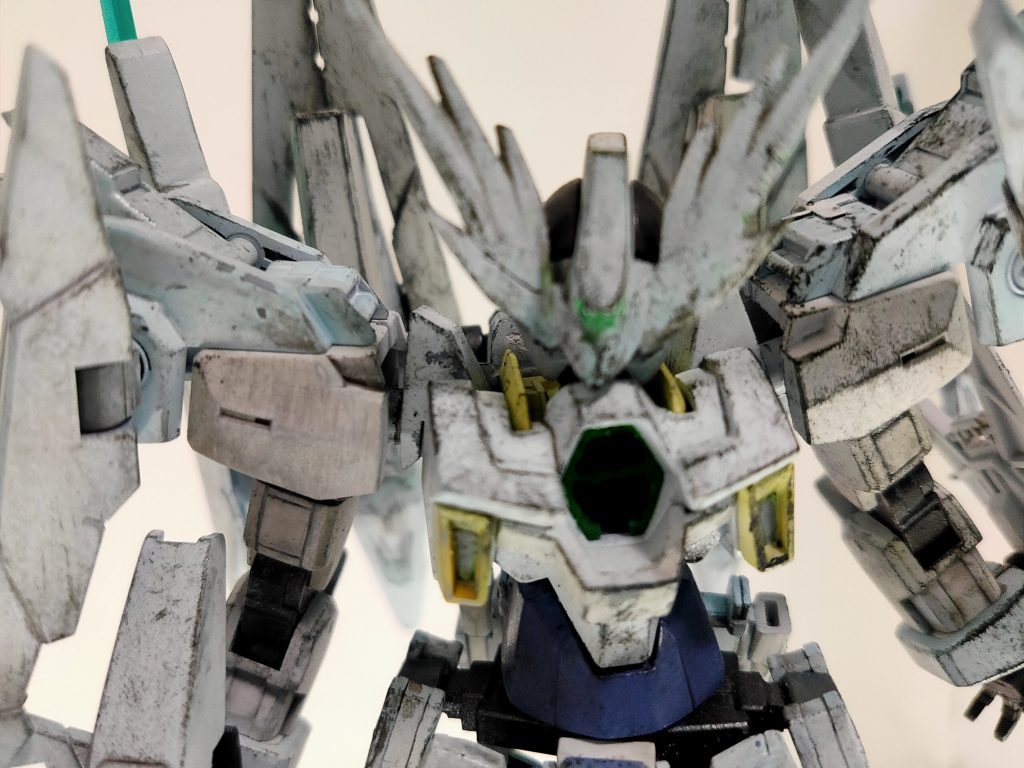 また頭部の冠はフェネクスの角を付けています。