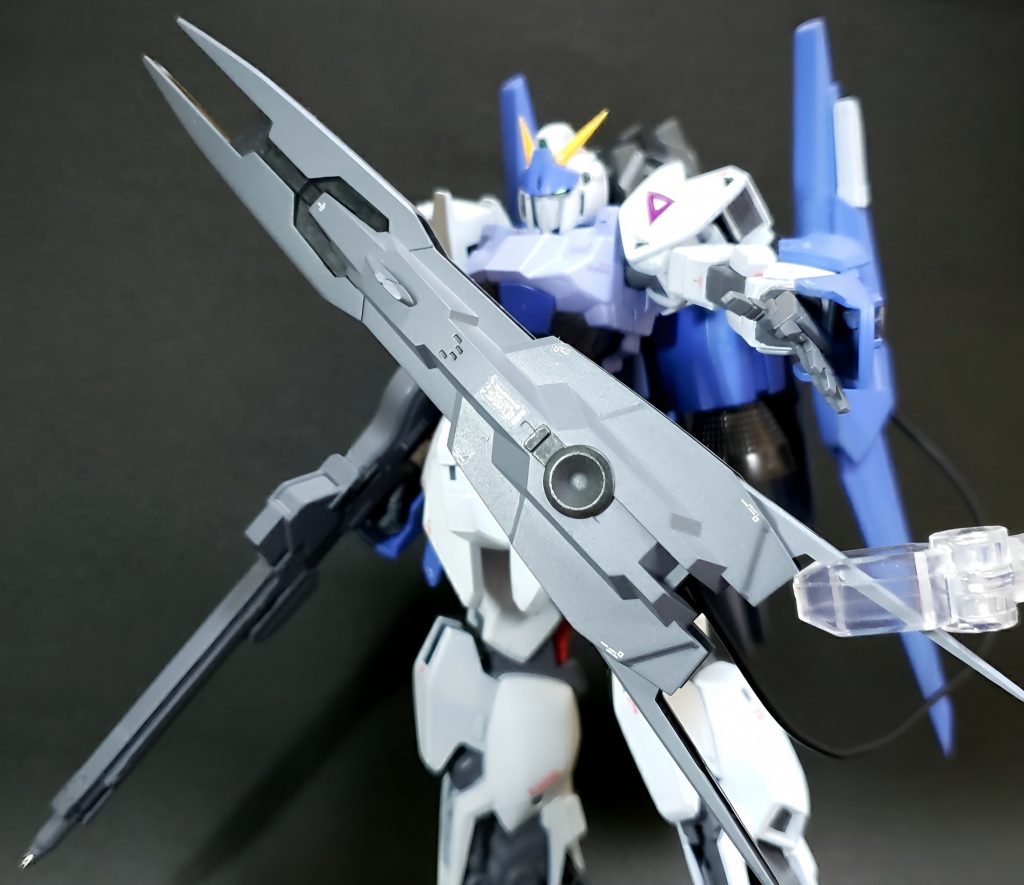 ビルドセパレートランチャー(ワイヤードビットモード)大型有線式ビットで、デルタガンダムカイのプロトフィンファンネルをイメージしました。背中には内蔵のネオジムでくっついています。