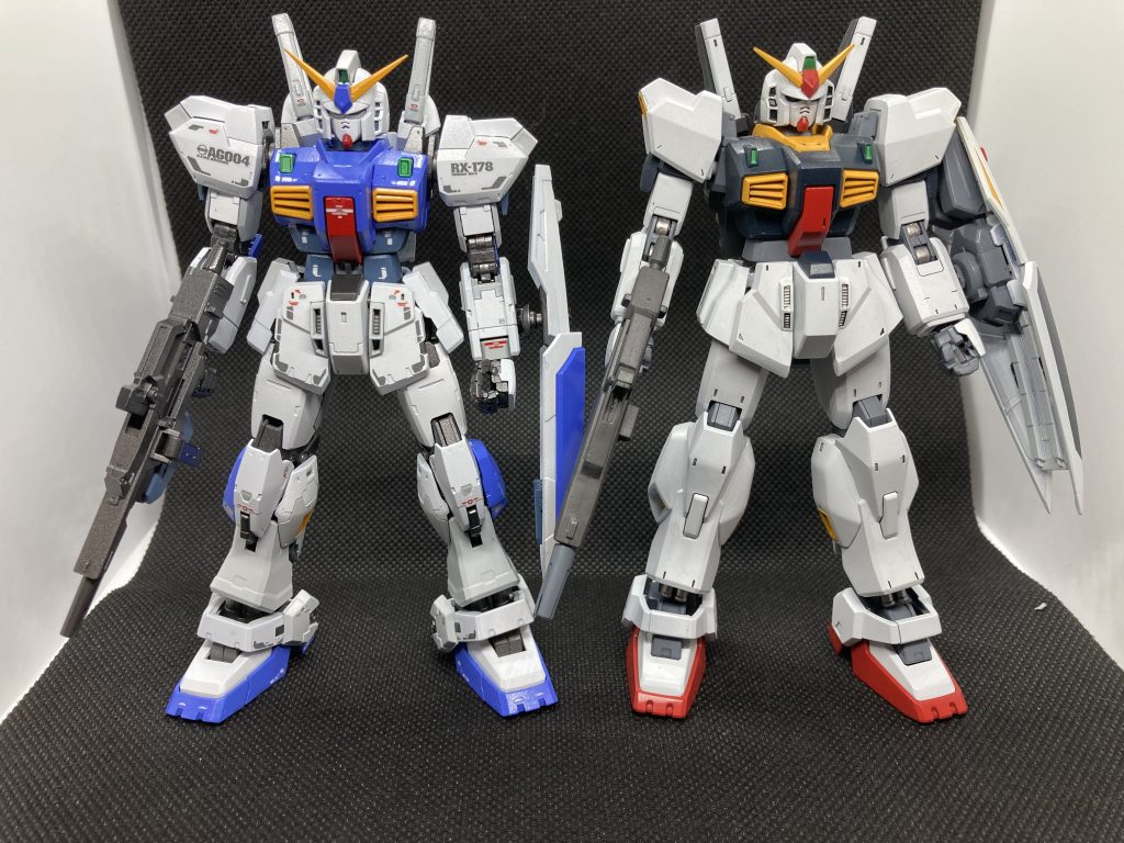 半年前に作ったHGとRGの左肩が下がってる事はスルーRGは情報量が全然違いますねどっちも大好きですが、暫くRGのデカールはコリゴリ・・・