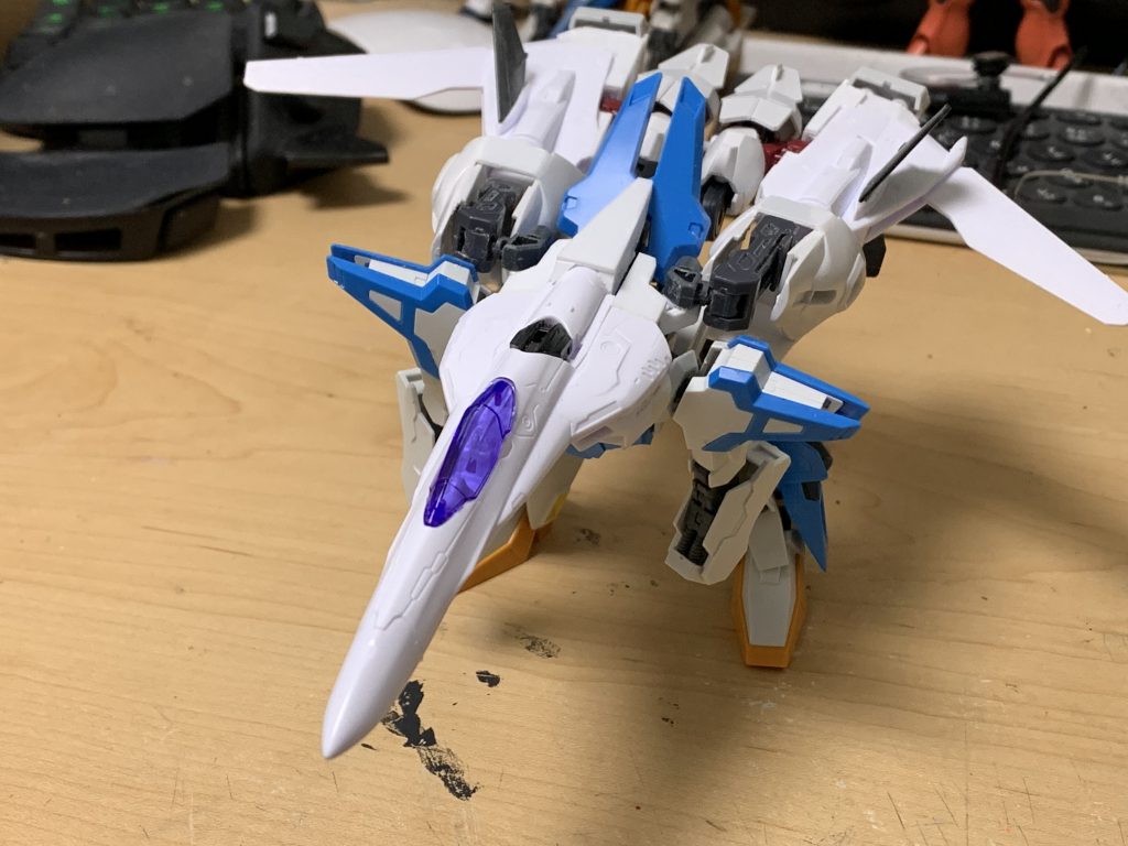 元がメサイアなので、なんちゃってガウォーク形態も違和感なく決まるわけですが、作品違うので制作工程でのっけるに留めときます。脳内設定ではこの形態は無しですね。