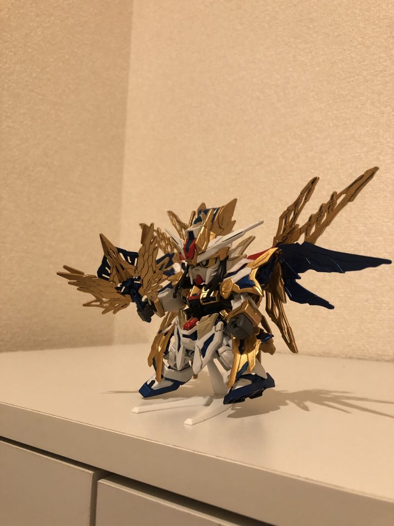 いつも通り、クリアパーツをメタリックに塗装しています。