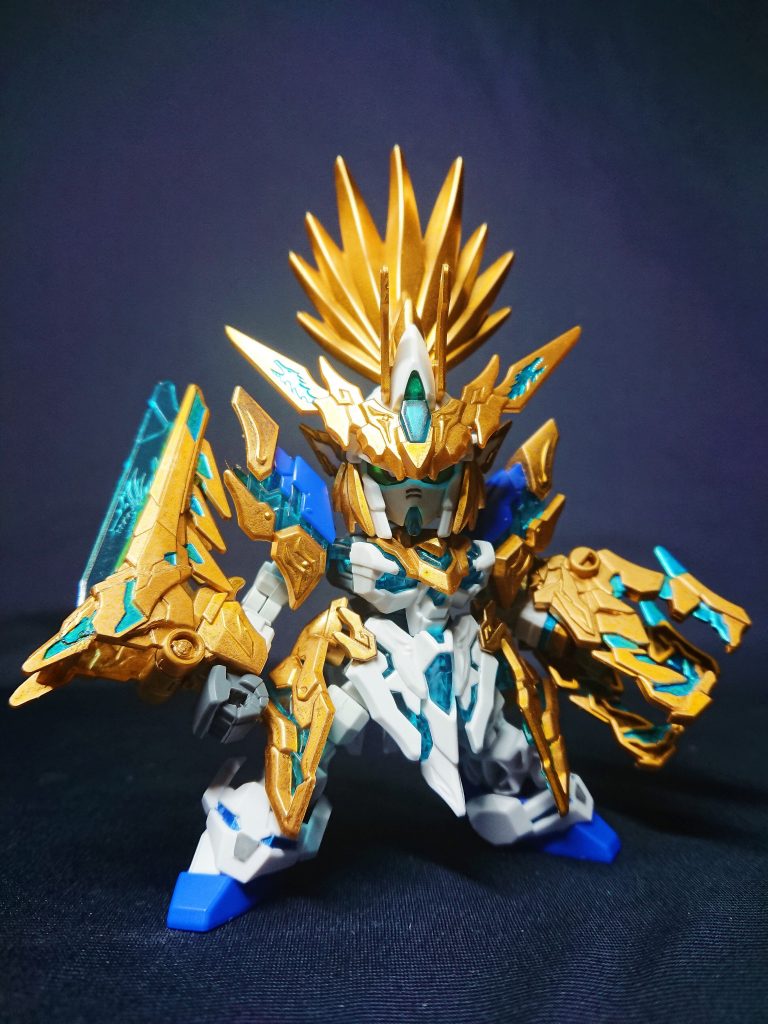 3体目の劉備ユニコーンですが、シンプルなノーマル劉備、ガッツリの龍賢劉備と比べ、武器の大きさがあるに関わらずヒロイックなカラーが相まって、非常にまとまったデザインだと感じます。