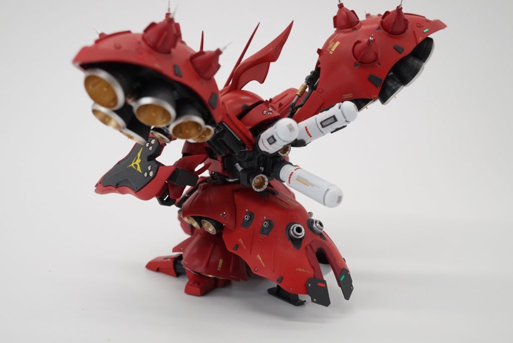 デカールは白がなかったのでゴールドを使用したけど目立たん……ちょっと我慢して白デカール届くの待てばよかったかも。