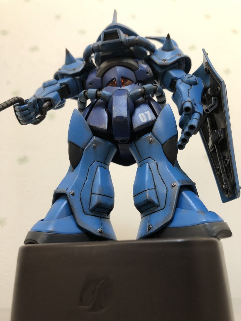 今回は、両肩スパイクや腹部動力タイプ、その他脚部にもちょっとディテールアップをしてみました。