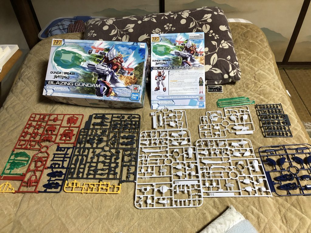 ゴッドガンダムベースということでしたが、実はあの独特のマスクがあまり好きではなく敬遠していたキットだったのですが…虎…虎…タ○ガーマスク!?という安直な閃きで作ることにしましたw