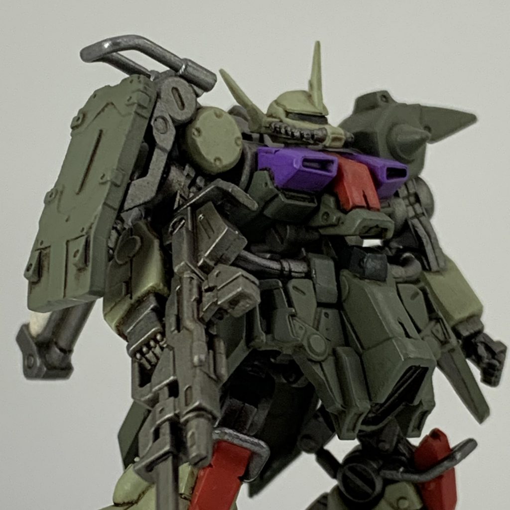 カラーリングはザクⅢ改にしてみました。