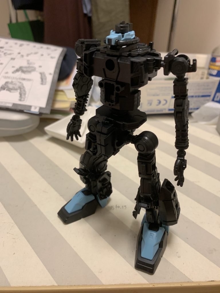 ほとんどの人がそうかと思いますが、MGはフレームだけ先に作る派です。