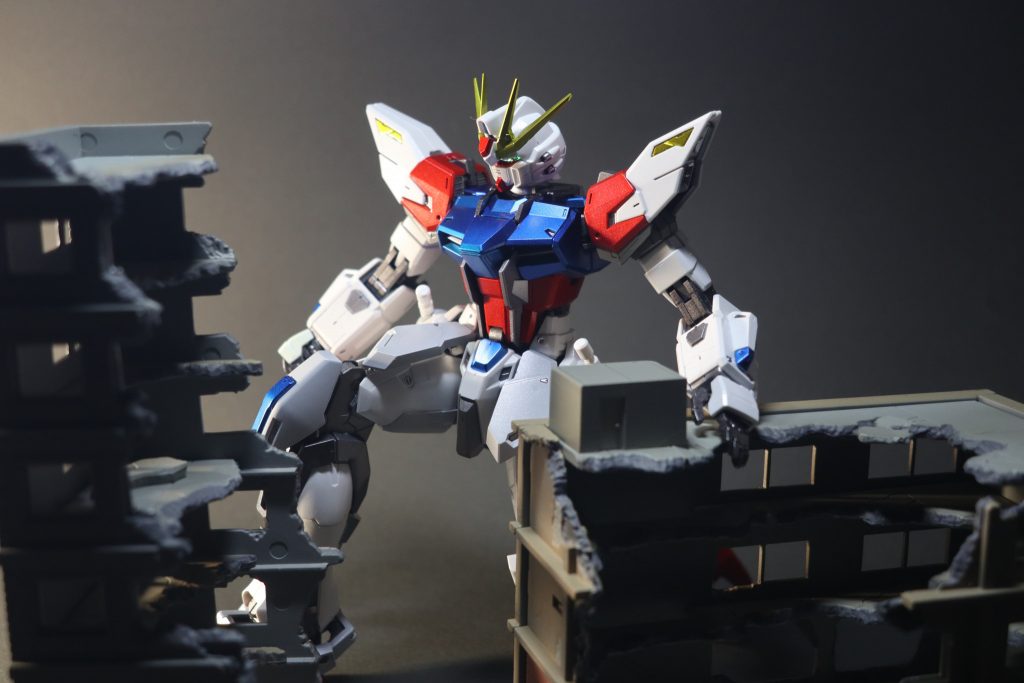 「素」で膝立ち元のリマスター版MGストライクガンダムの良さが出てきます