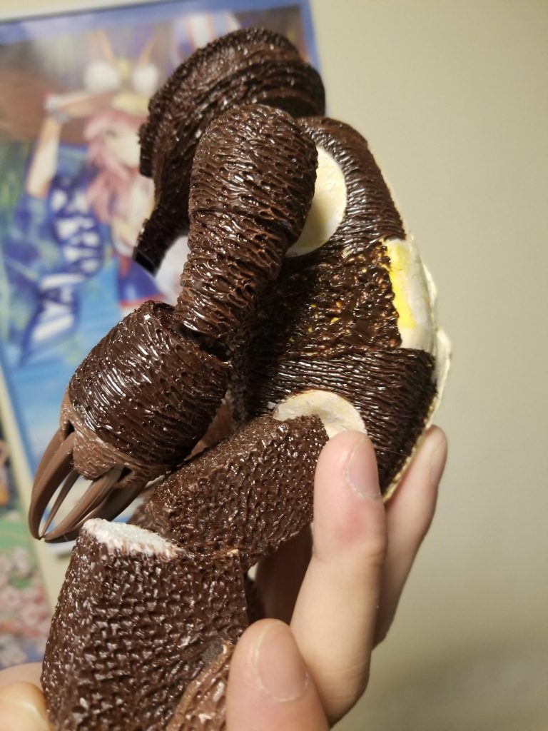 はんだで各部モールドを彫り仮組腰の部分に既に施してるんですがパテ盛り部はランナー溶かしたのを盛り上げてモールド彫り込める用にしています。