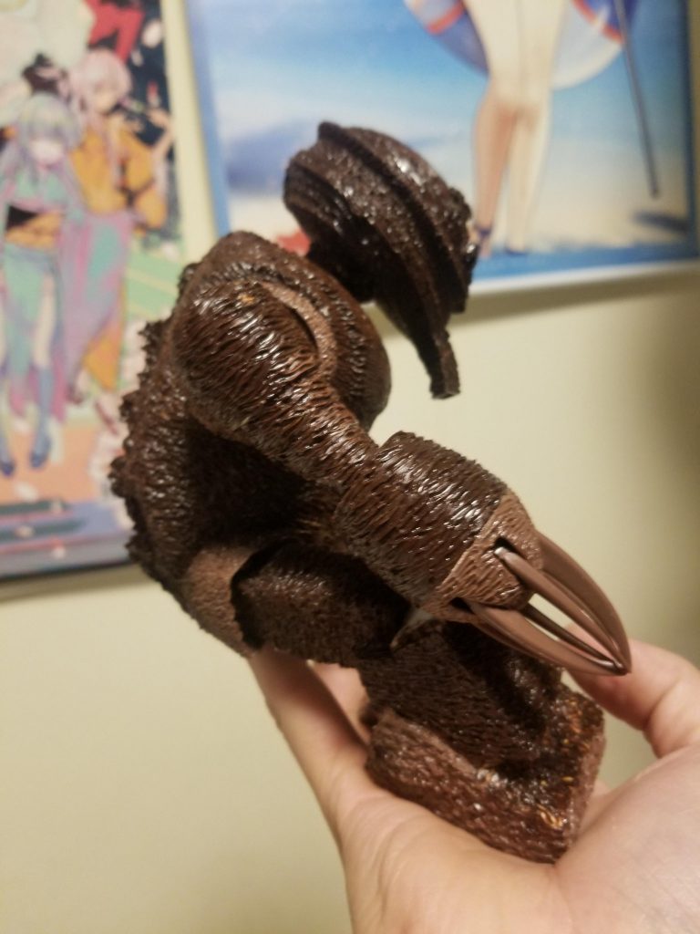 本体完成背骨部分もランナー盛り上げで作りました。