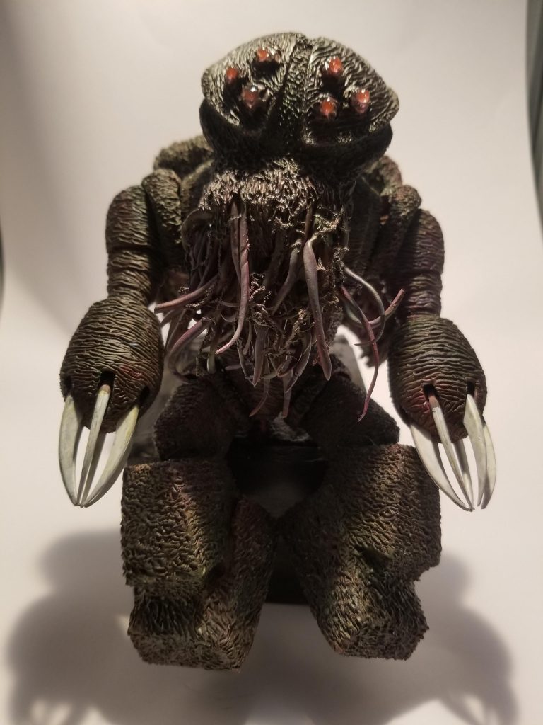 全体像から特にプロポーションに手は加えてはいませんが全体をはんだで模様付けしています。