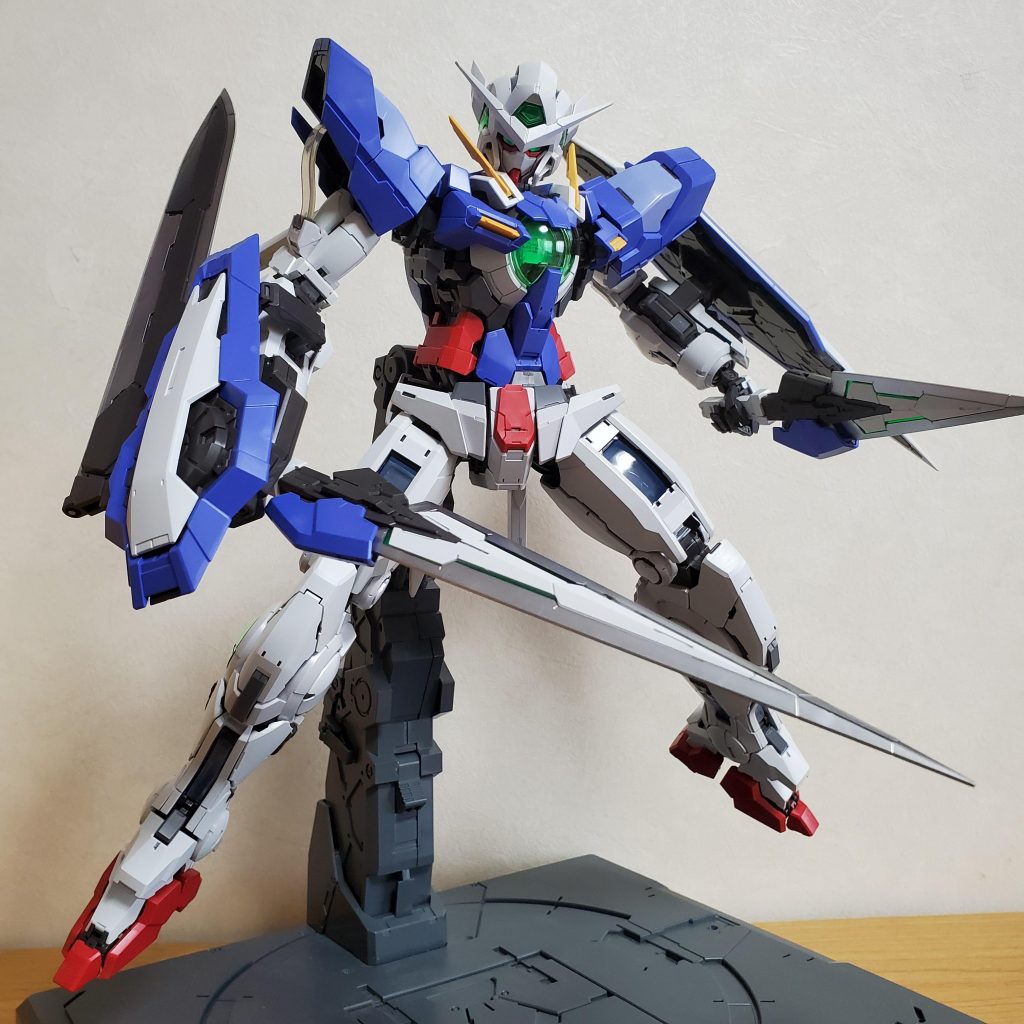 そしてエクシアといえばセブンソードでおなじみですがこれらの剣もしっかりとした造形かつカッチリもたせられるので誰でもカッコイイポージングを決められますよ!