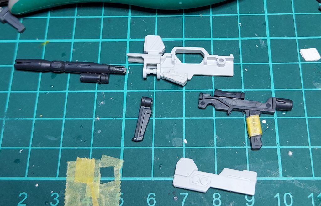 陸戦型ガンダムのビーム・ライフルの後ハメ加工をしました。