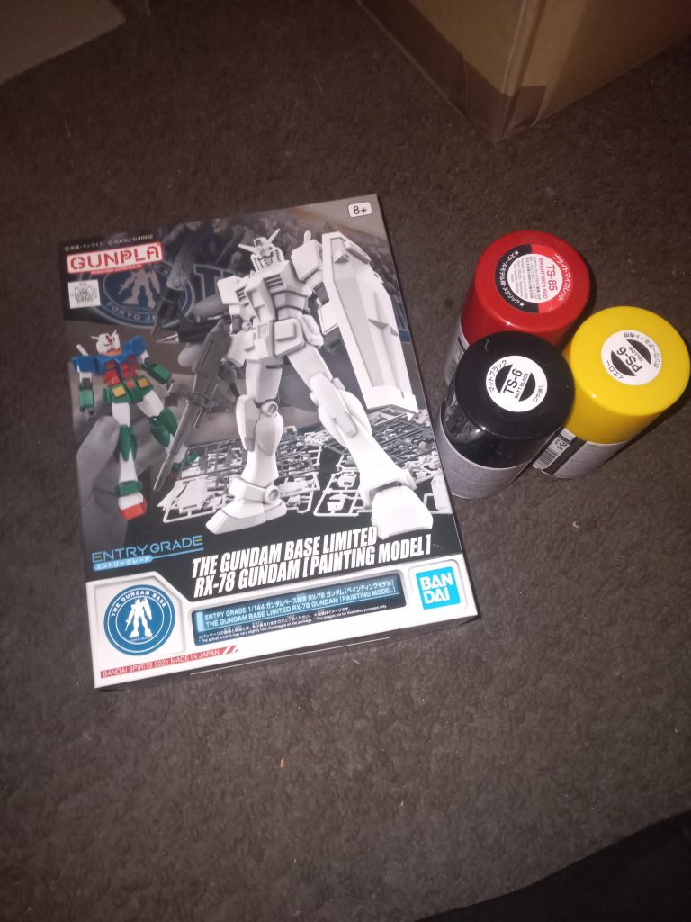 I spray can painted it with just the 3 basic colors. Luckily I order the EG Gundam Paint Model on P-Bandi.