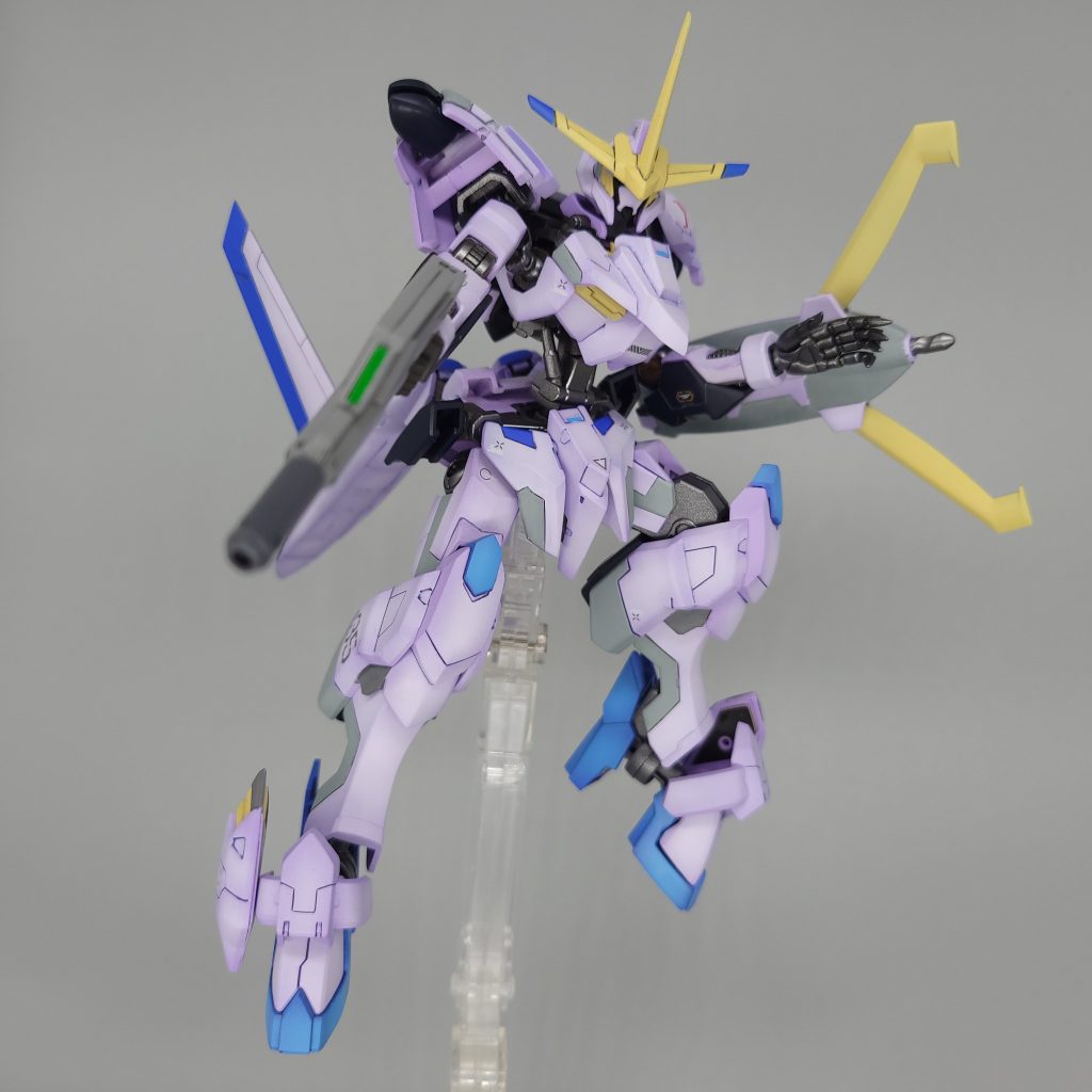 ショートバレルのビーム・ライフルも良いですが、武器を構えた時のポージングを勉強しなきゃですね