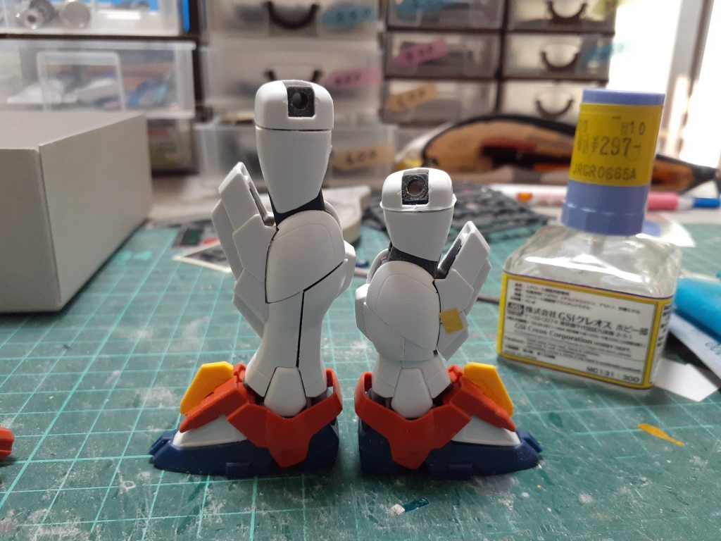 脚の短縮外装とフレームを接着してから強引にカットして幅詰めしました