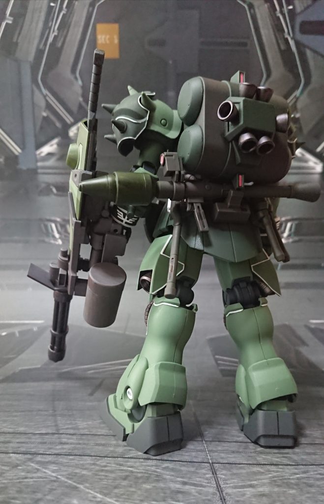 後ろから。武装類にはガンダムマーカーによる部分塗装と、付属シールを併用。仕上げはつや消し。