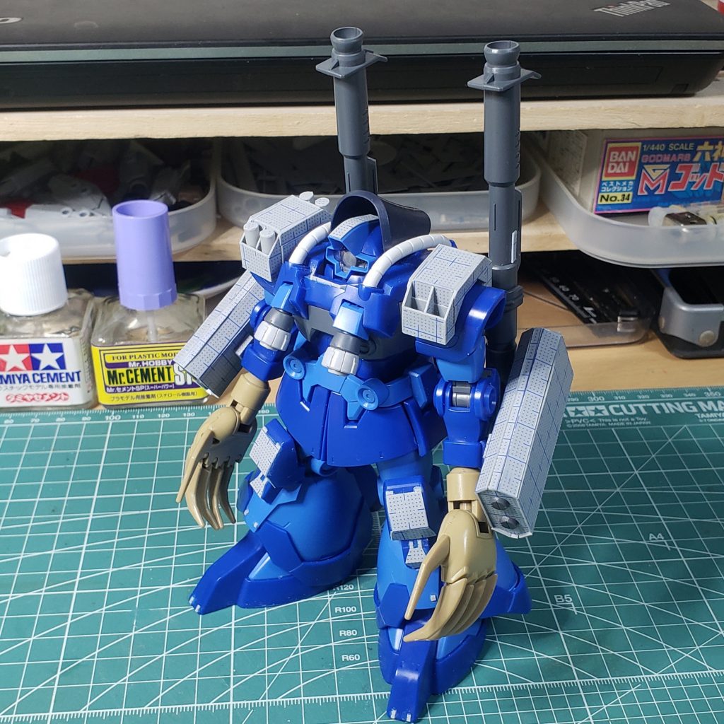 買った当初は素直に青い巨星専用機でいこうと思っていたんですがね。色々考えてこのように落ち着きました。 