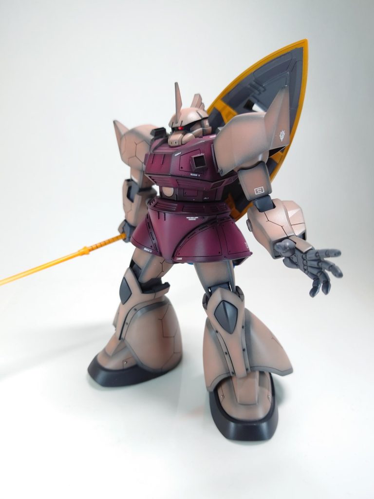 デカール少なめで、スジ彫りが強調出来たらと・・・