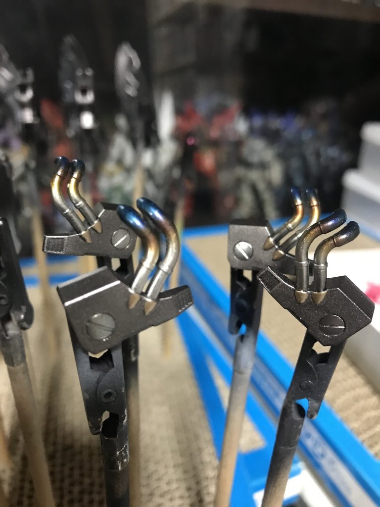 バインダー内部のパイプは青焼け風で塗装してみました。