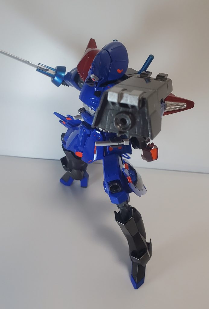 ナックルシールド防御と打撃に使えるシールド。