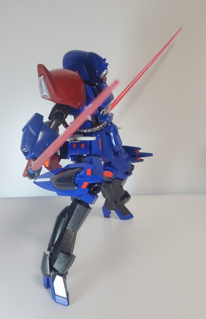 ビームサーベルバックパック上部に2本設置されている。他のビームサーベルよりも威力が高い。