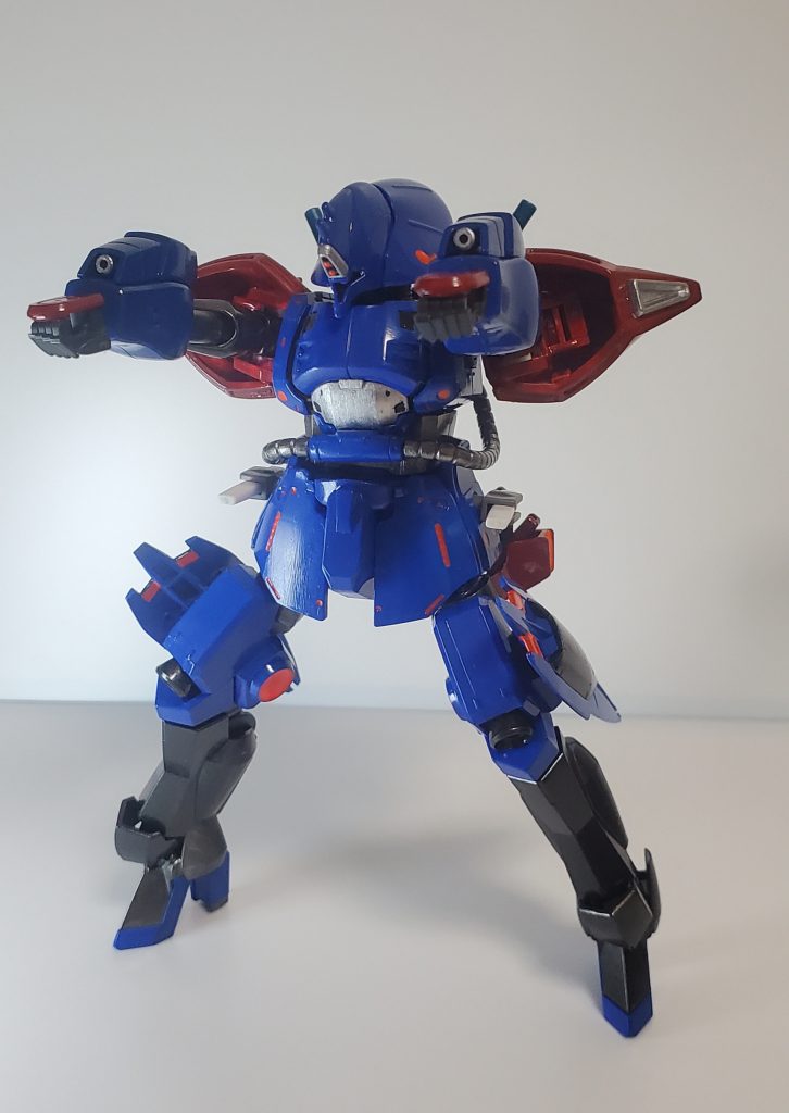 腕部ビームバルカン牽制などに使用される。威力は低い。