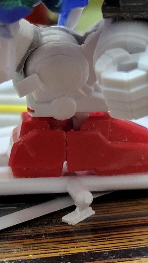 後腿部份進行填補長方形零件部份重新製作