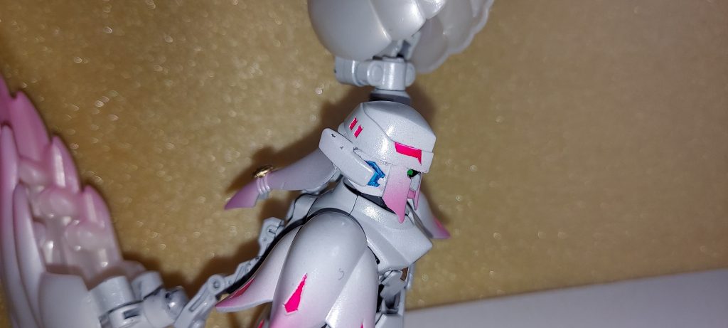 ガンダムフェイスにしたかったのでシークアンタにフミナの帽子を乗せて貂蝉キュベレイの髪を付けました