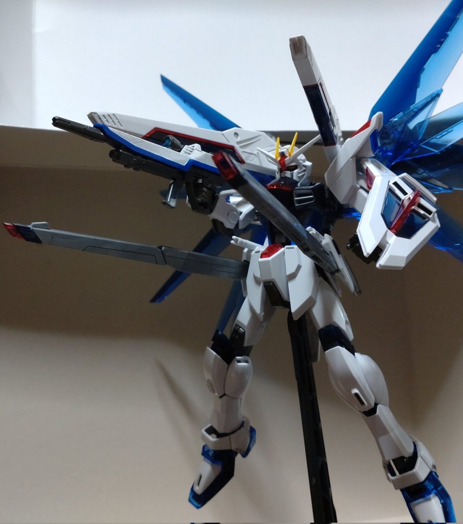 ハイマットフルバースト!ちなみに、関節けっこうぷらぷらっス。足首とかまともに固定も出来ないっス。故に自立も不可