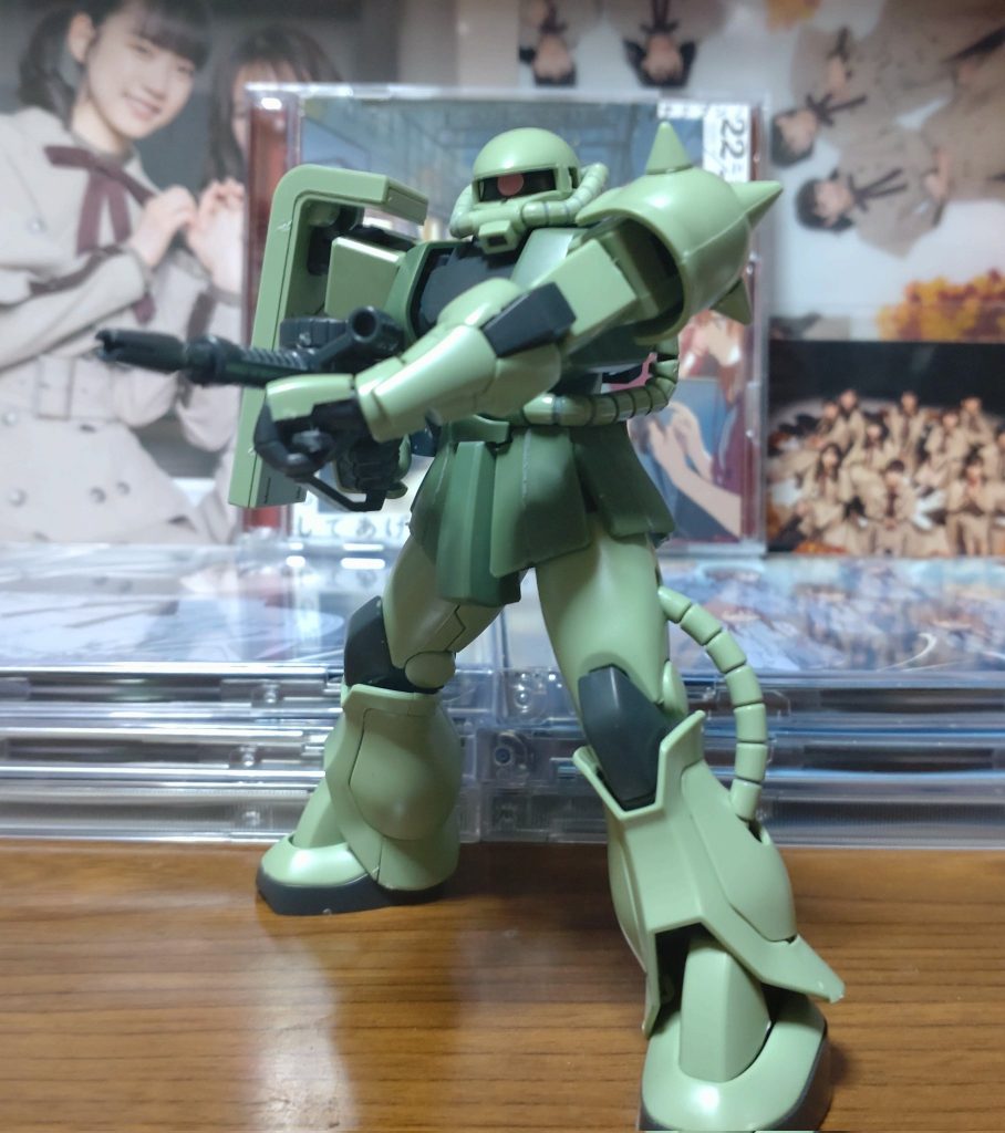 武器もシャアザクといっしょ