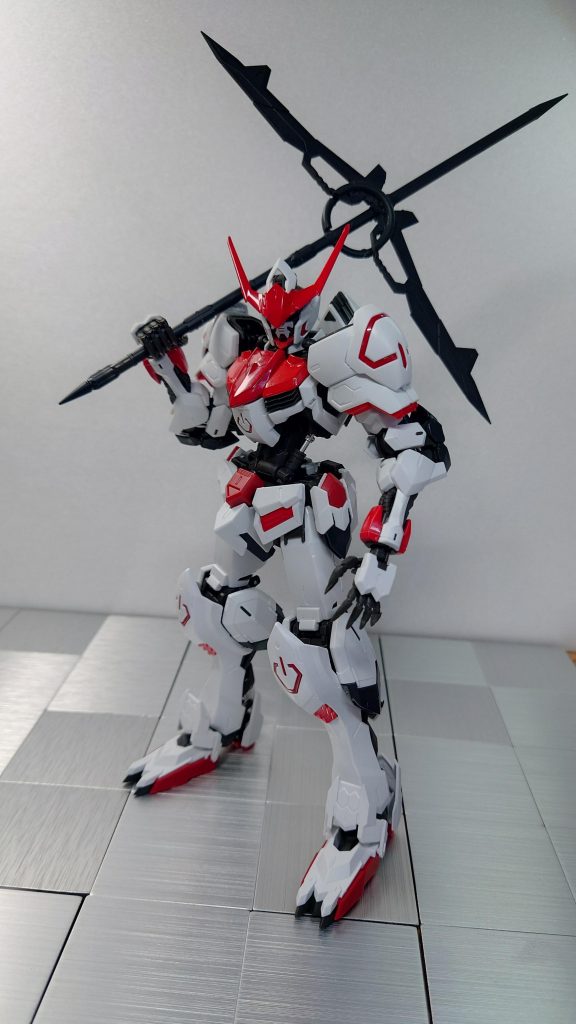 バルバトスレッドスノーウルフ–2枚目/制作者：のんびりとしたジャンク屋