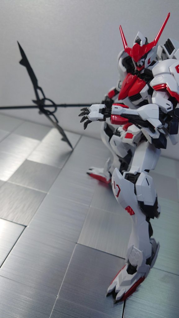 バルバトスレッドスノーウルフ–3枚目/制作者：のんびりとしたジャンク屋