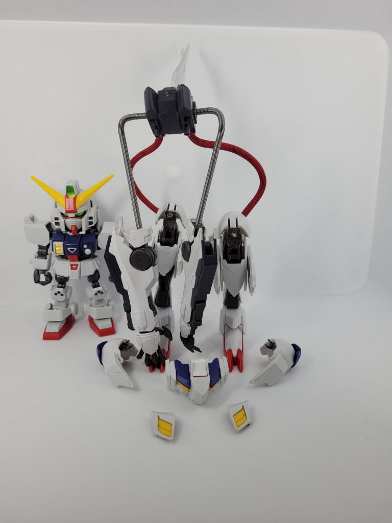 パージして元の陸ガンに戻すとこんな感じ胴とスカート周りの装甲は磁石でくっついてます