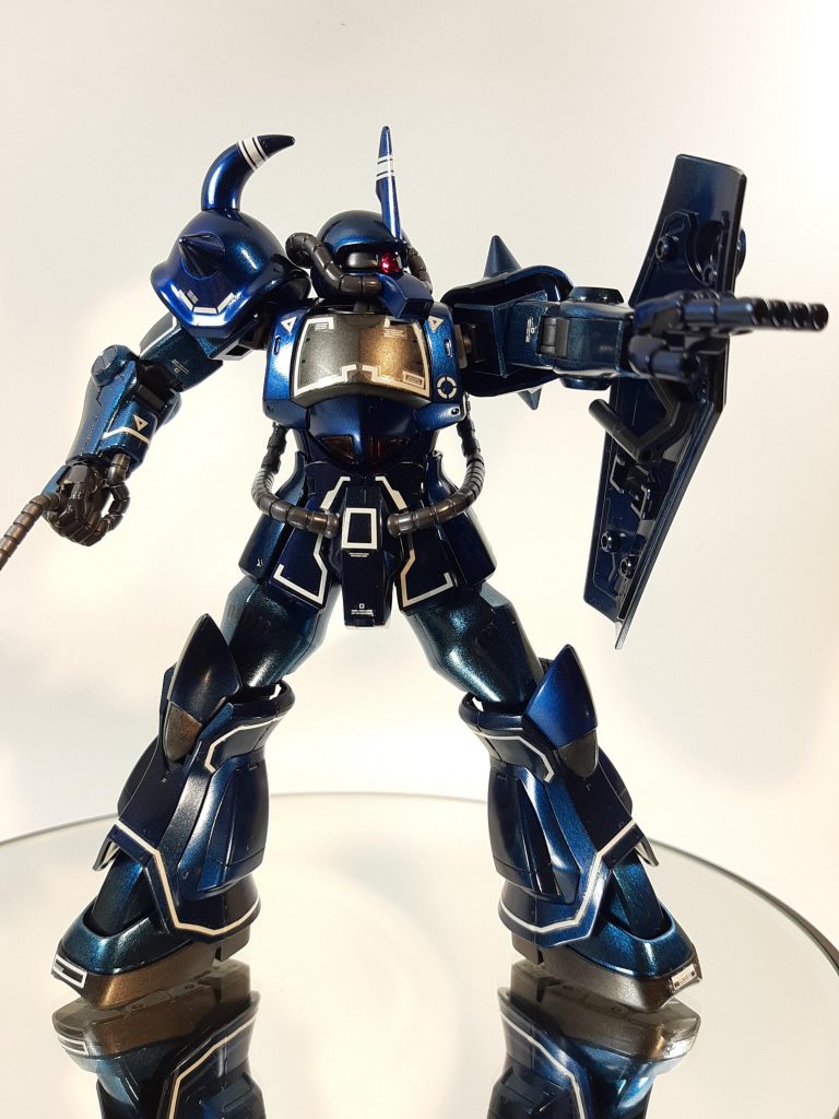 グフ(メタリック塗装)–2枚目/制作者：孤独のプラモ