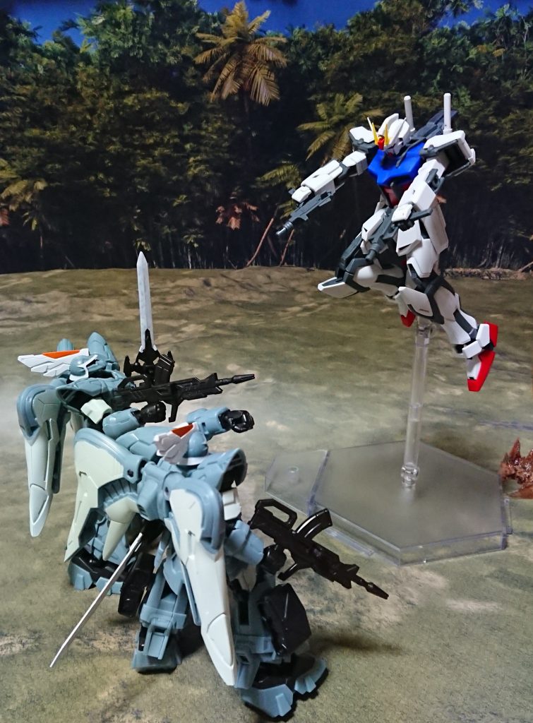 サブマシンガン二丁、同時撃ち。