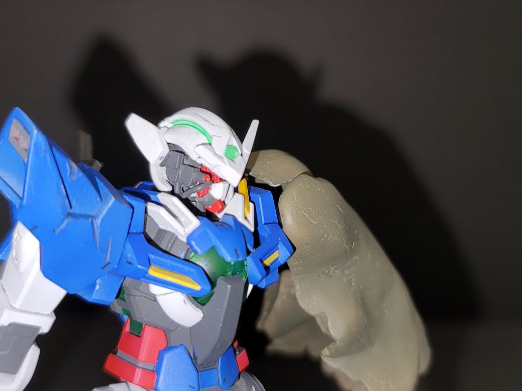 頭部は右側を根こそぎえぐり、それっぽいのをMetalbuildを参考に取り付けました。もう少し近くで撮りたかったですが、ピントが合わず断念・・・(´・ω・`)