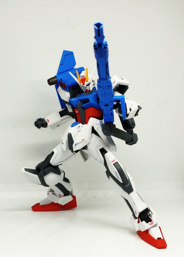 アームも旧キットそのままなのであまり動かず、見栄を切ったポーズはあんまり出来ません…。