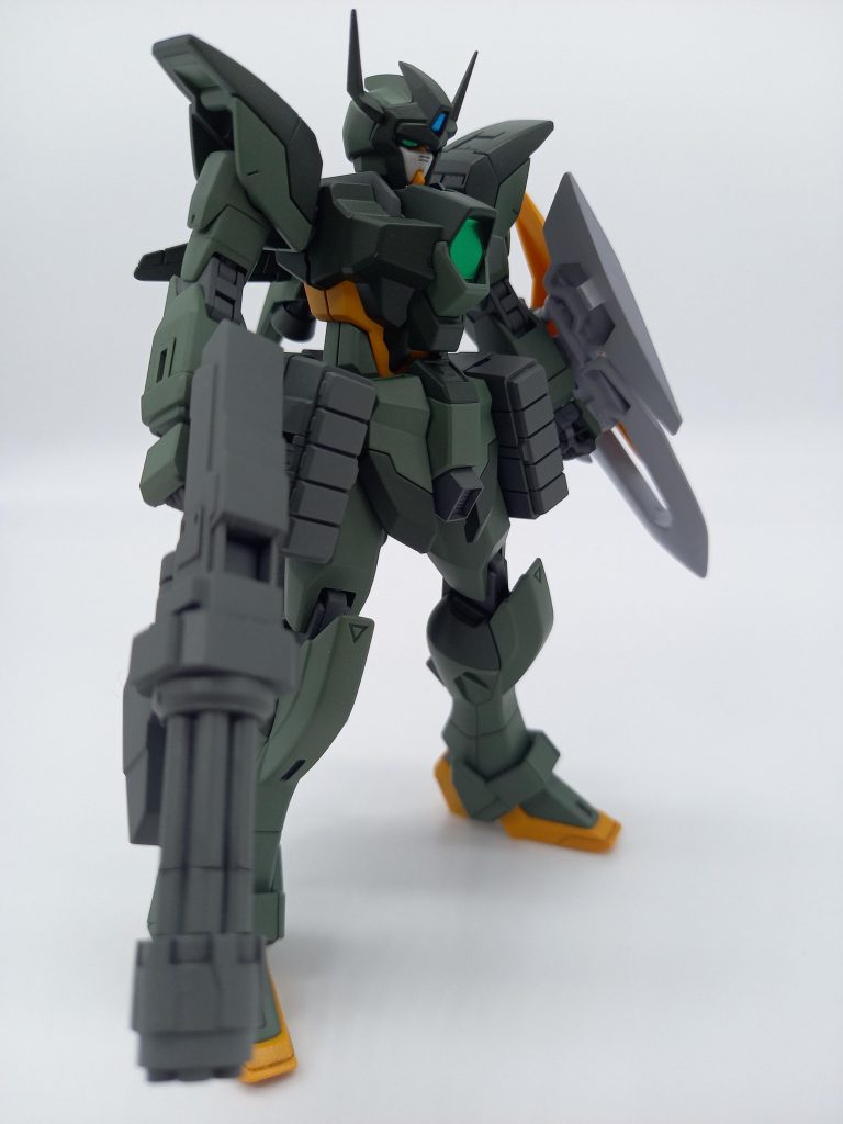 機体名は「インパルスガンダムバール」です。HGCE フォースインパルスガンダムをベースに改造された機体。