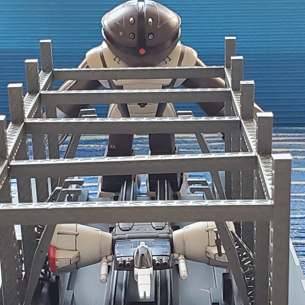 アッガイ！コアブ－スターを攻撃か！