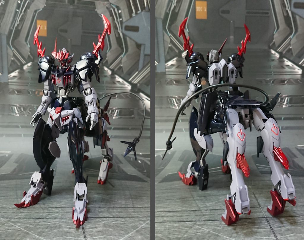 前・後ろ。足を四脚とも接地させて、安定の立ち姿。