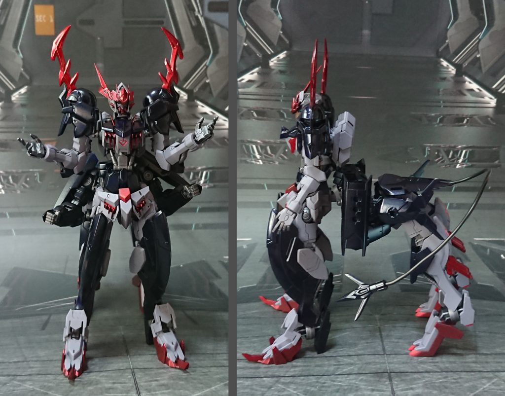 サブアーム展開と、収納時の横から。収納時は肘を後ろがわに曲げて、手首を股に隠すイメージです。