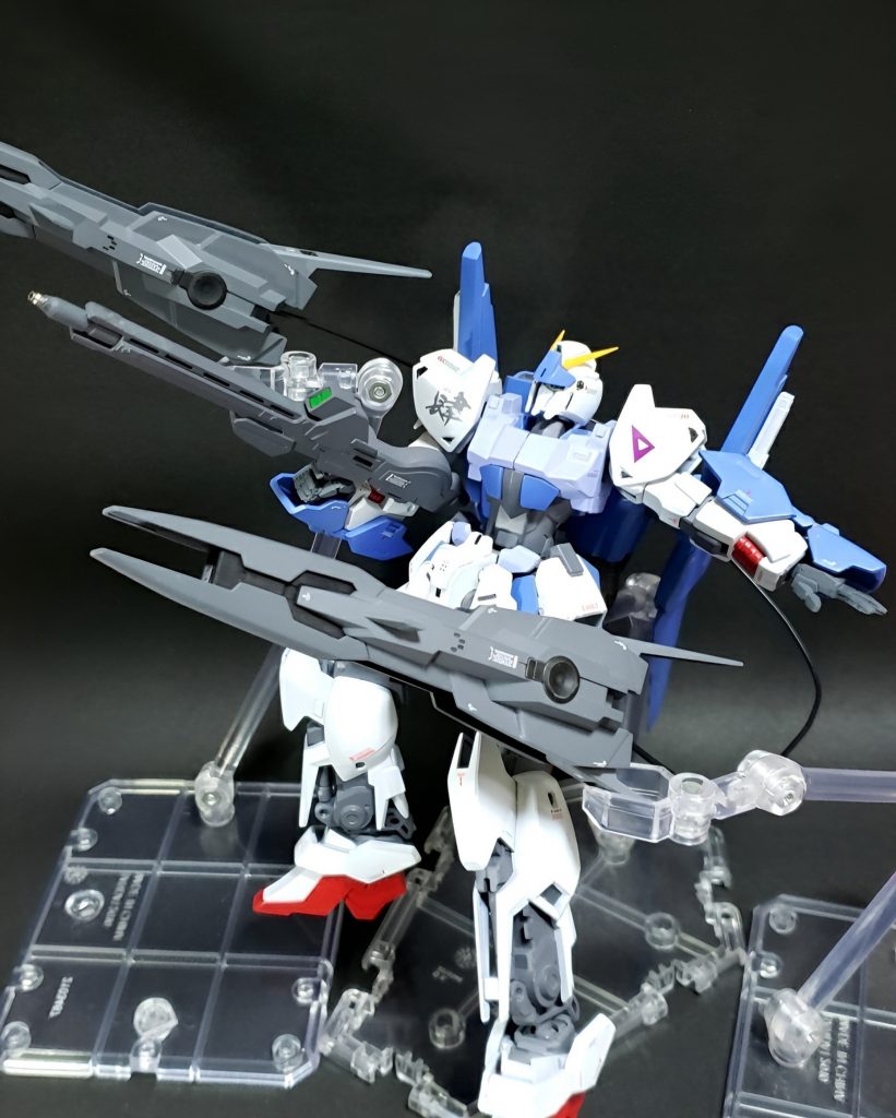 終わりに手探り状態で始めた製作でしたがなんとか形にすることができました。家中のジャンクパーツをひっくり返して、ああでもないこうでもないとマスキングテープで仮組みするのは、今までにない興奮を掻き立てられ、これからの模活へのかなり良い刺激になりました。皆様もマンネリ解消に、ジャンクで安く見つけたキットを捏ね繰り回してみるのは如何でしょうか。