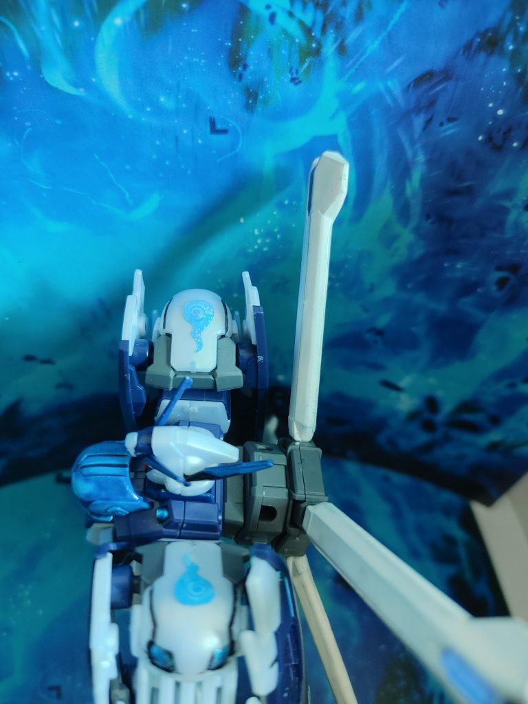 肩のスカルヘッドもメタブルで目を塗装した上、鬼火のシールを貼りました。