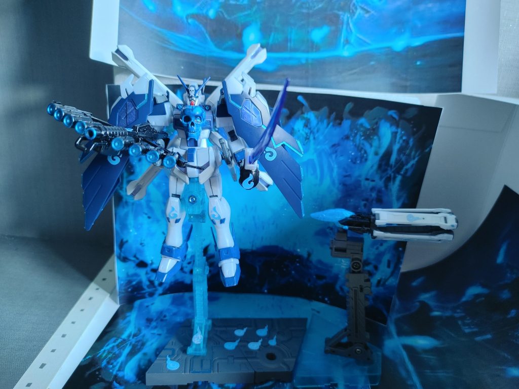 コアーファイターと一緒でより、威圧感が増します。ミキシングして塗装したのは今回が初めてです。初めてのわりに上手くできて大満足です。アクションベースも塗装してみました。