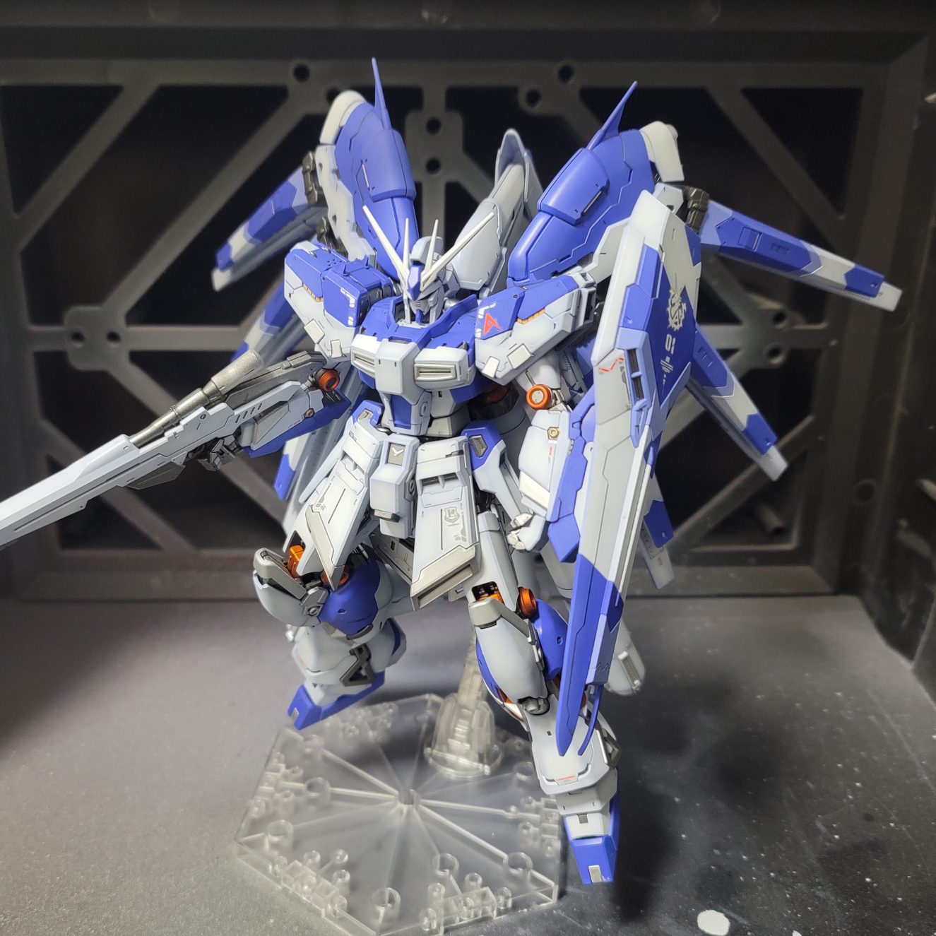 RG Hi-vガンダム全塗装｜ペニュさんさんのガンプラ作品｜GUNSTA